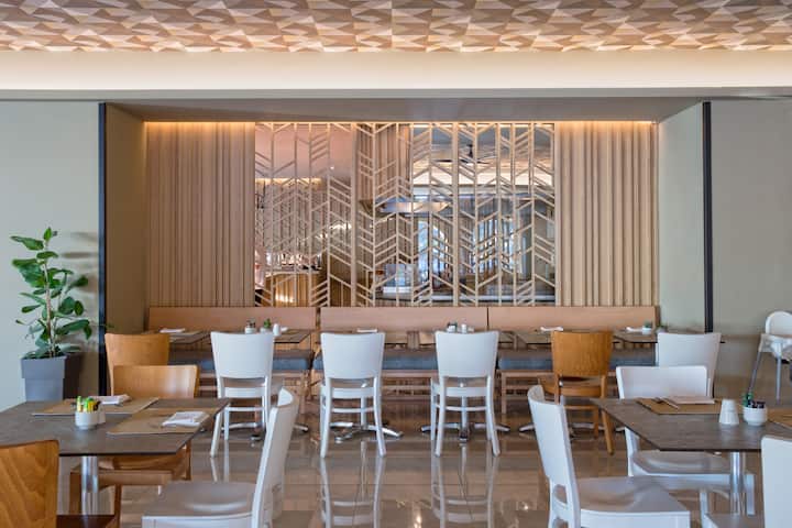Wyndham Grand Crete Mirabello Bay restaurant in Agios Nikolaos, Other than US/Canada