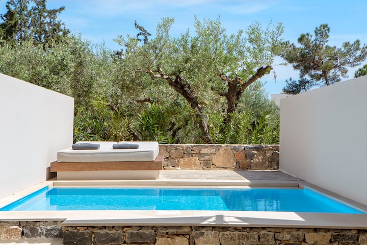 Guest room at the Wyndham Grand Crete Mirabello Bay in Agios Nikolaos, Other than US/Canada