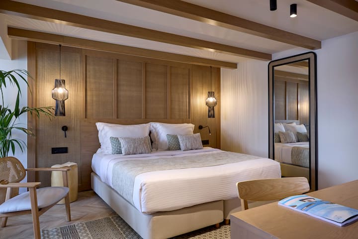 Wyndham Grand Crete Mirabello Bay suite in Agios Nikolaos, Other than US/Canada