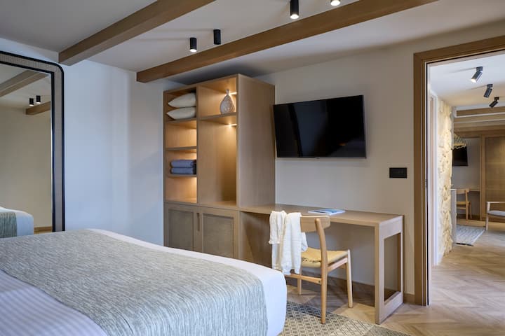 Wyndham Grand Crete Mirabello Bay suite in Agios Nikolaos, Other than US/Canada