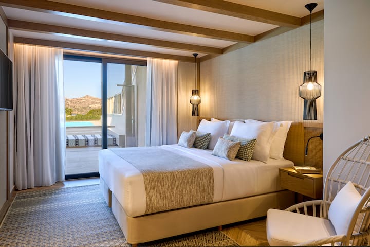 Wyndham Grand Crete Mirabello Bay suite in Agios Nikolaos, Other than US/Canada