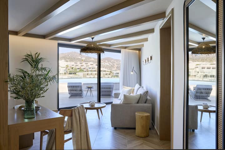 Wyndham Grand Crete Mirabello Bay suite in Agios Nikolaos, Other than US/Canada