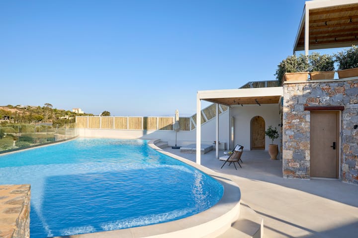 Wyndham Grand Crete Mirabello Bay suite in Agios Nikolaos, Other than US/Canada