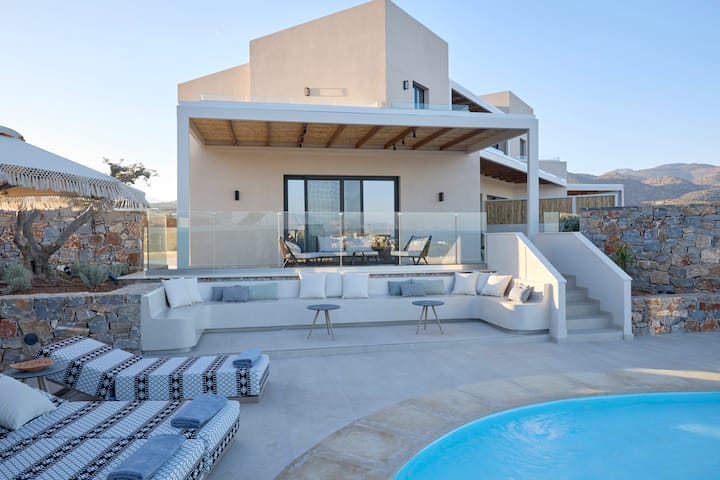 Wyndham Grand Crete Mirabello Bay suite in Agios Nikolaos, Other than US/Canada