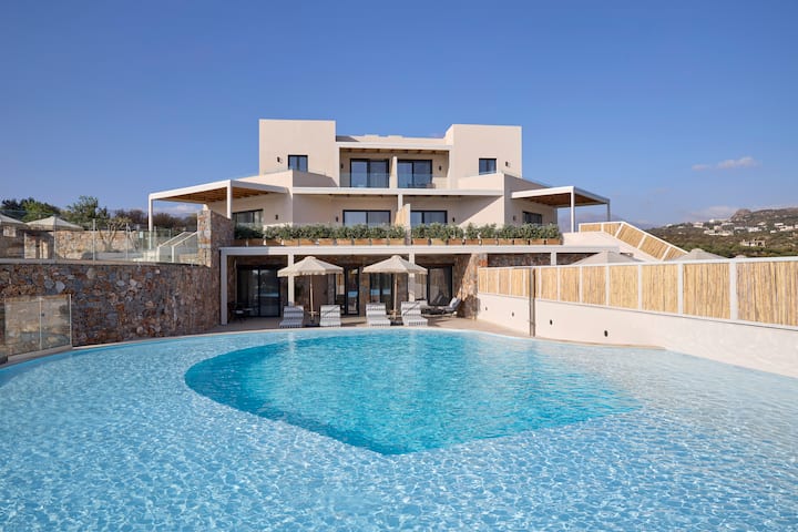 Wyndham Grand Crete Mirabello Bay suite in Agios Nikolaos, Other than US/Canada