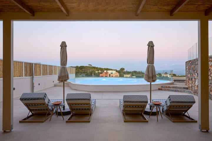 Wyndham Grand Crete Mirabello Bay suite in Agios Nikolaos, Other than US/Canada