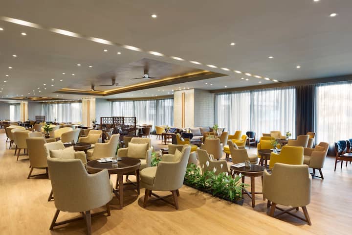 Bar at Wyndham Grand Athens in Athens, Other than US/Canada