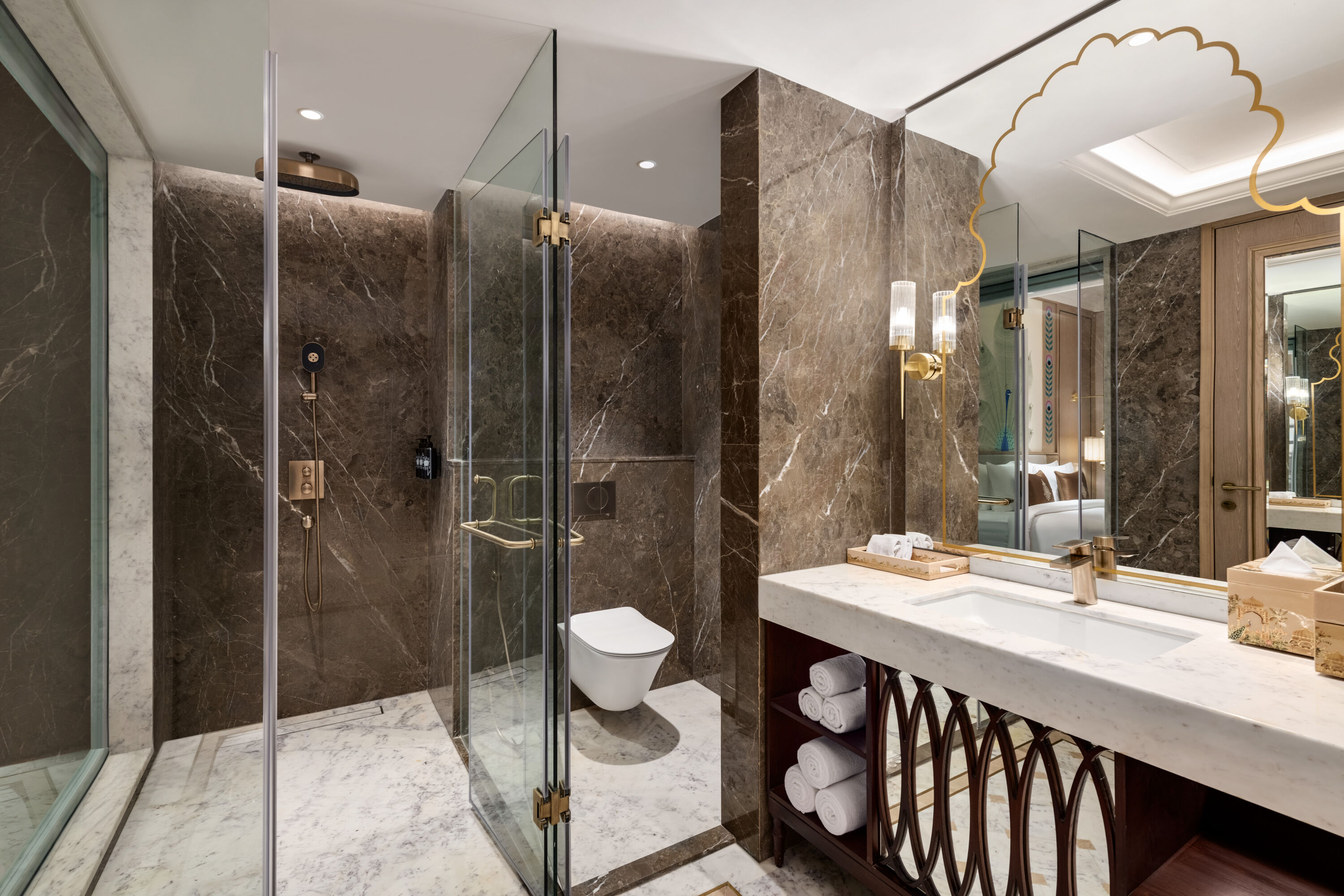 Guest room bath at the Wyndham Grand Udaipur Fateh Sagar Lake in Udaipur, Other than US/Canada