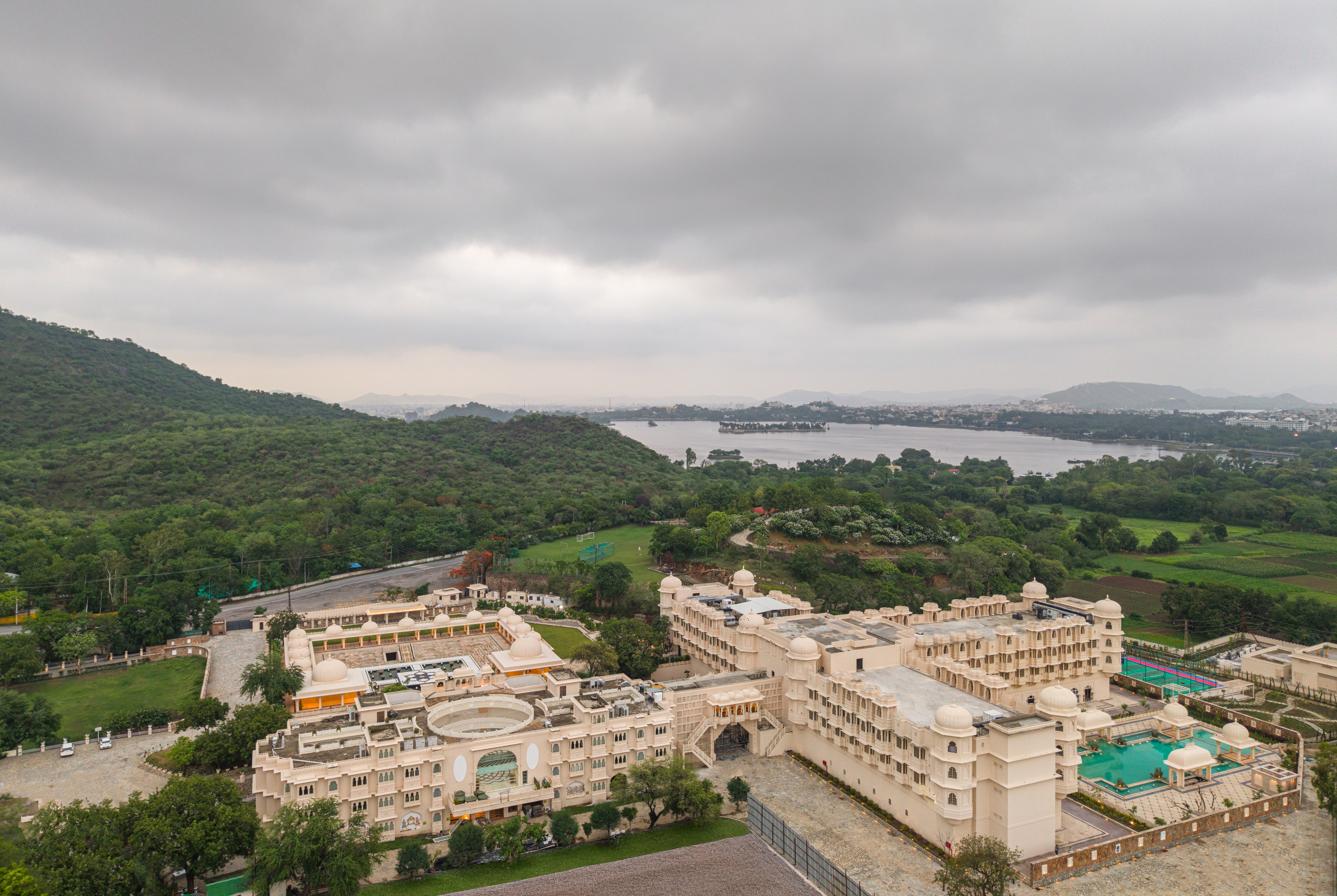 Exterior Day Image of Wyndham Grand Udaipur Fateh Sagar Lake hotel in Udaipur, Other than US/Canada