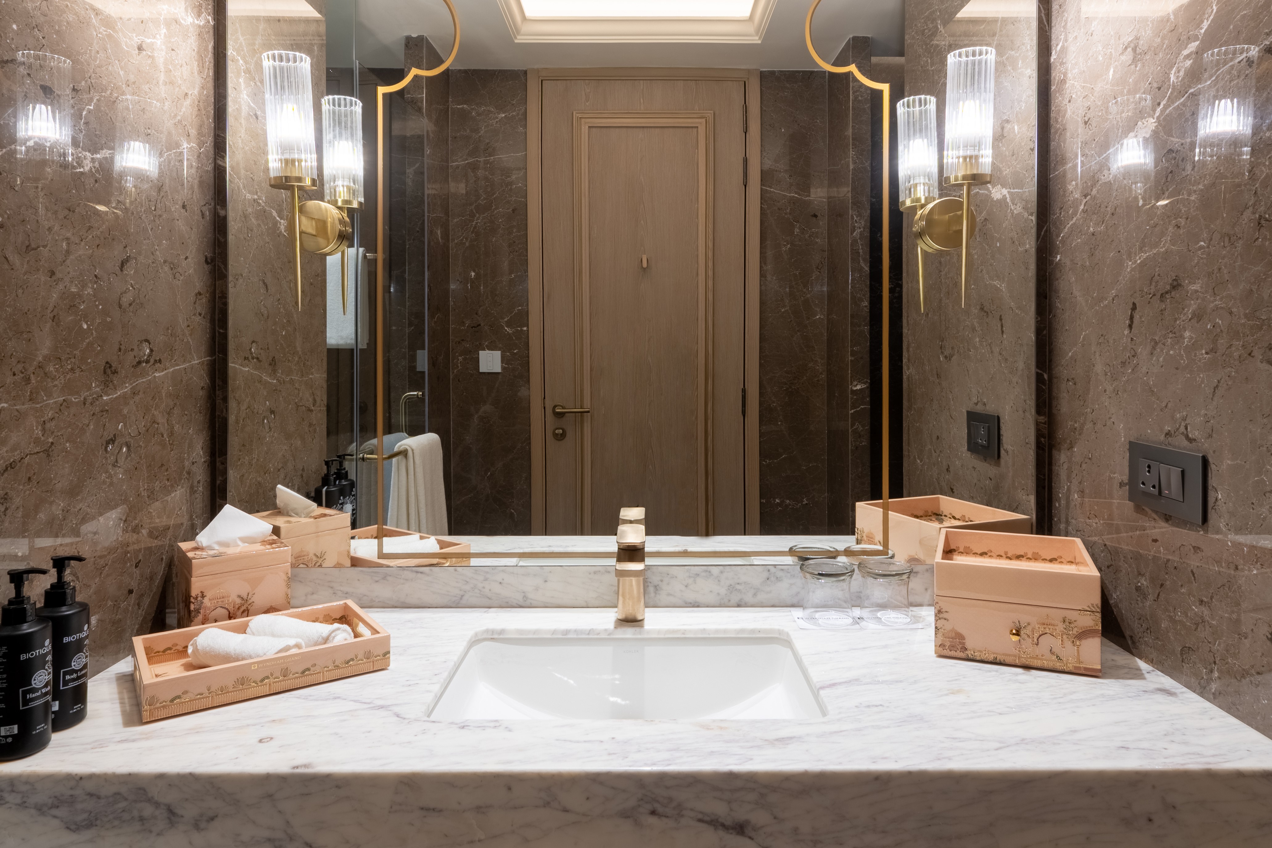 Guest room bath at the Wyndham Grand Udaipur Fateh Sagar Lake in Udaipur, Other than US/Canada