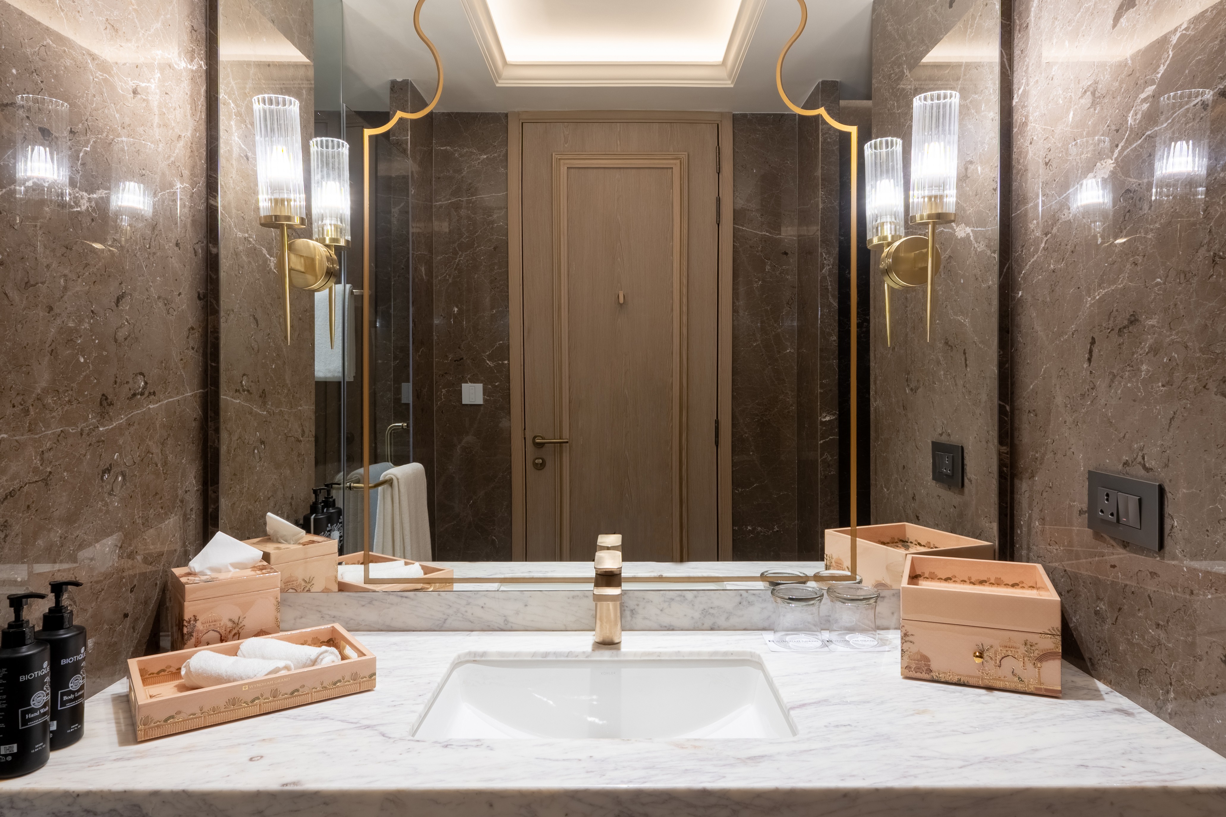 Guest room bath at the Wyndham Grand Udaipur Fateh Sagar Lake in Udaipur, Other than US/Canada