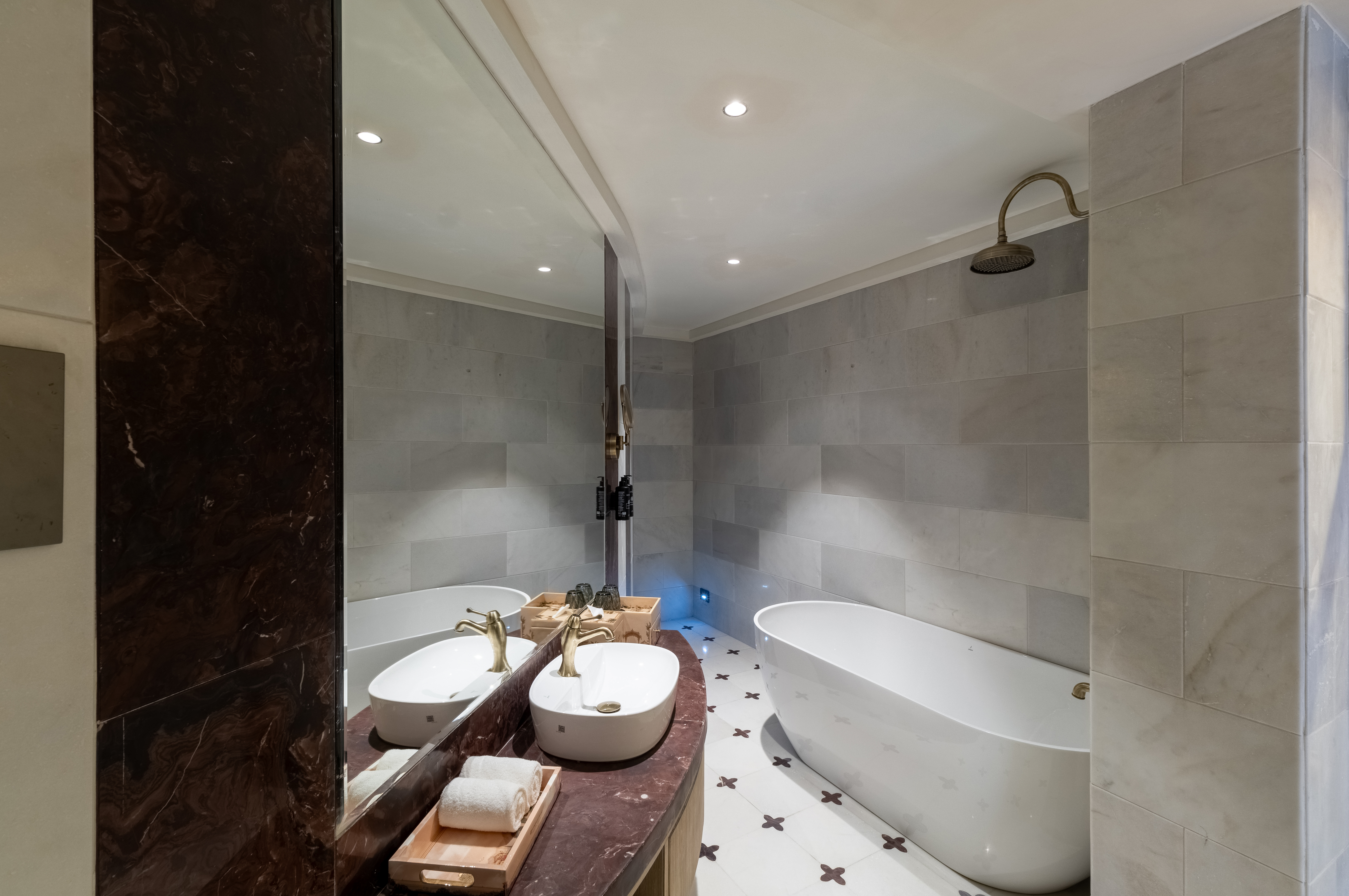 Guest room bath at the Wyndham Grand Udaipur Fateh Sagar Lake in Udaipur, Other than US/Canada