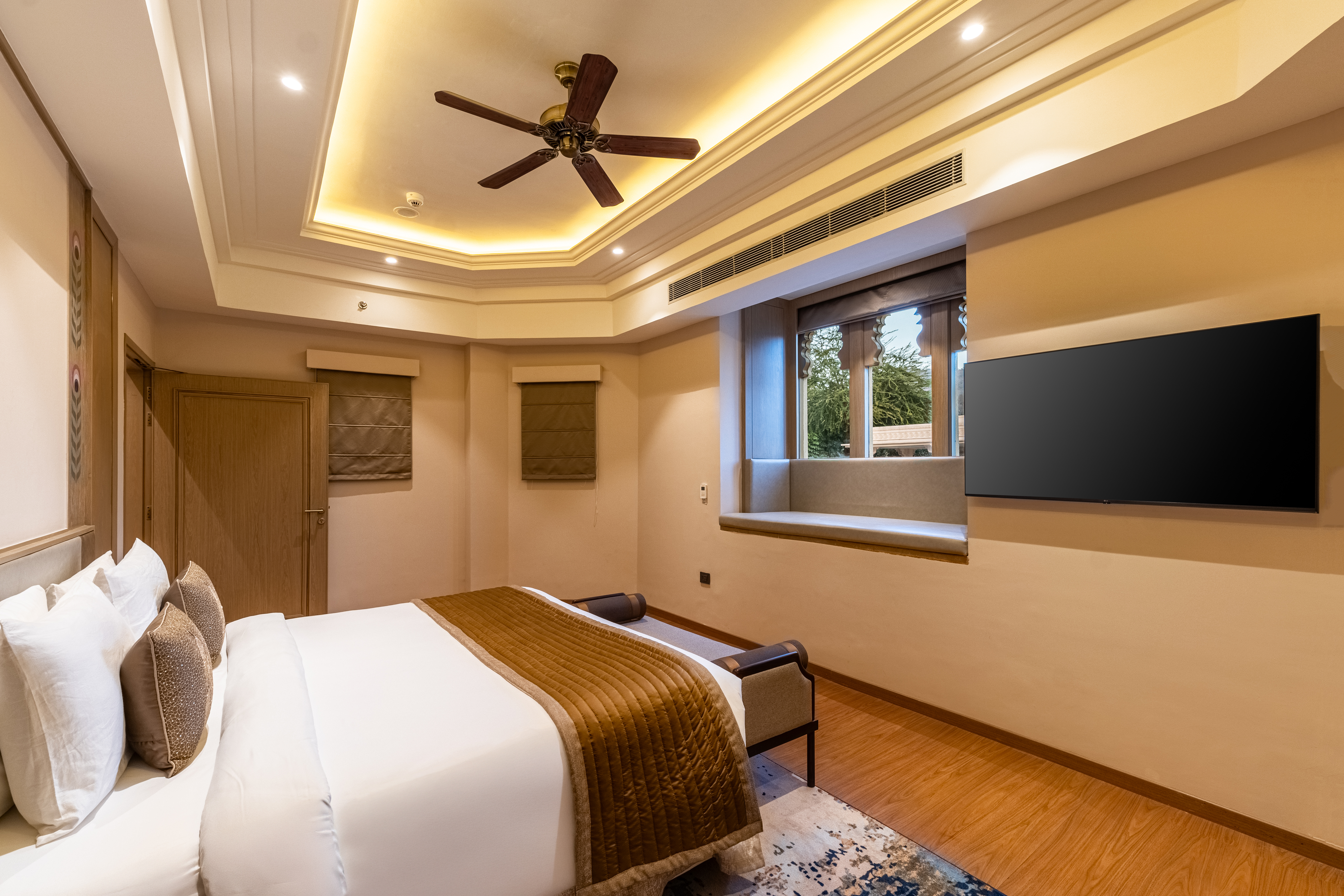 Guest room at the Wyndham Grand Udaipur Fateh Sagar Lake in Udaipur, Other than US/Canada