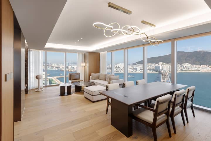 Wyndham Grand Busan Ijin suite living room in Busan, Other than US/Canada