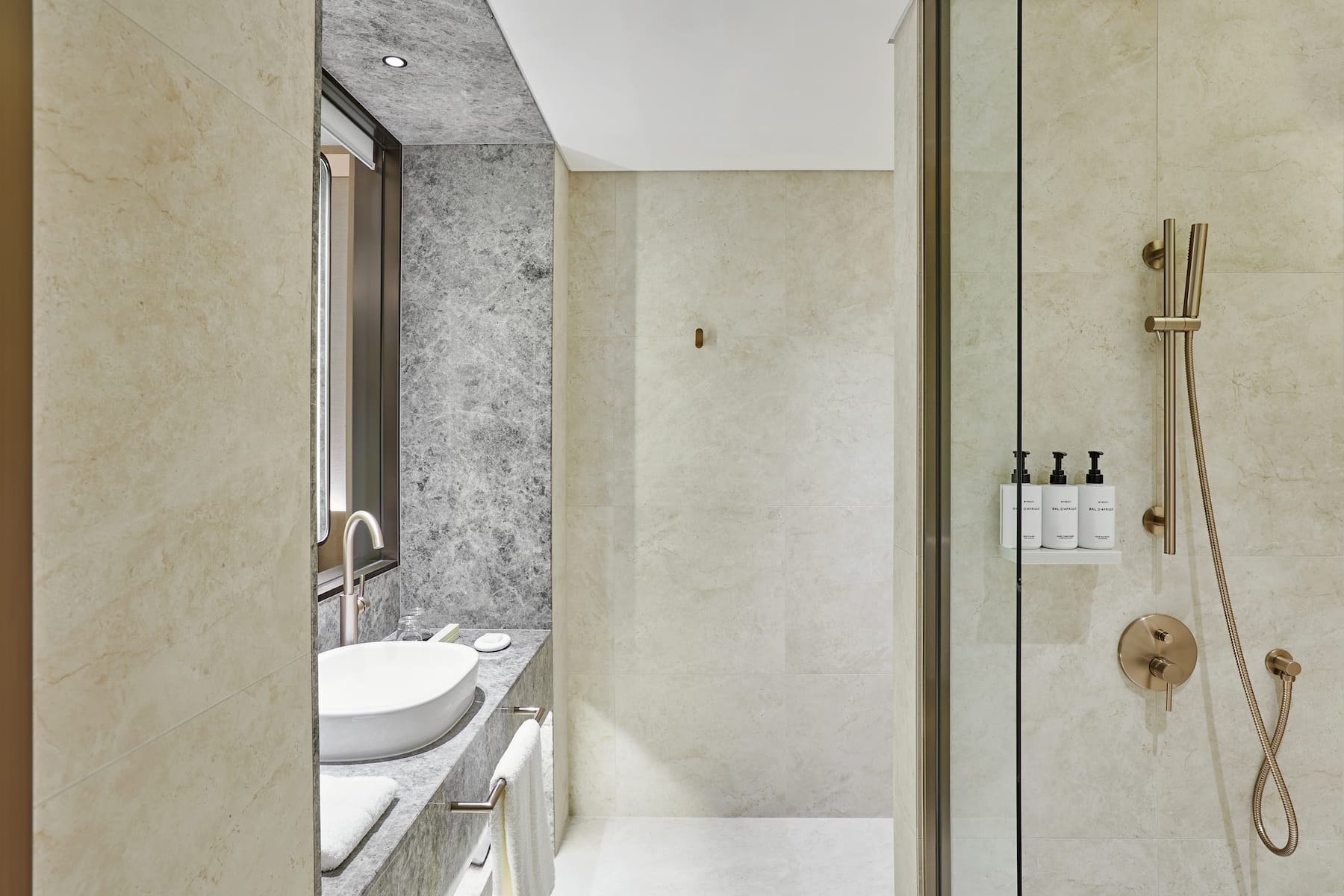 Guest room bath at the Wyndham Grand Busan Ijin in Busan, Other than US/Canada