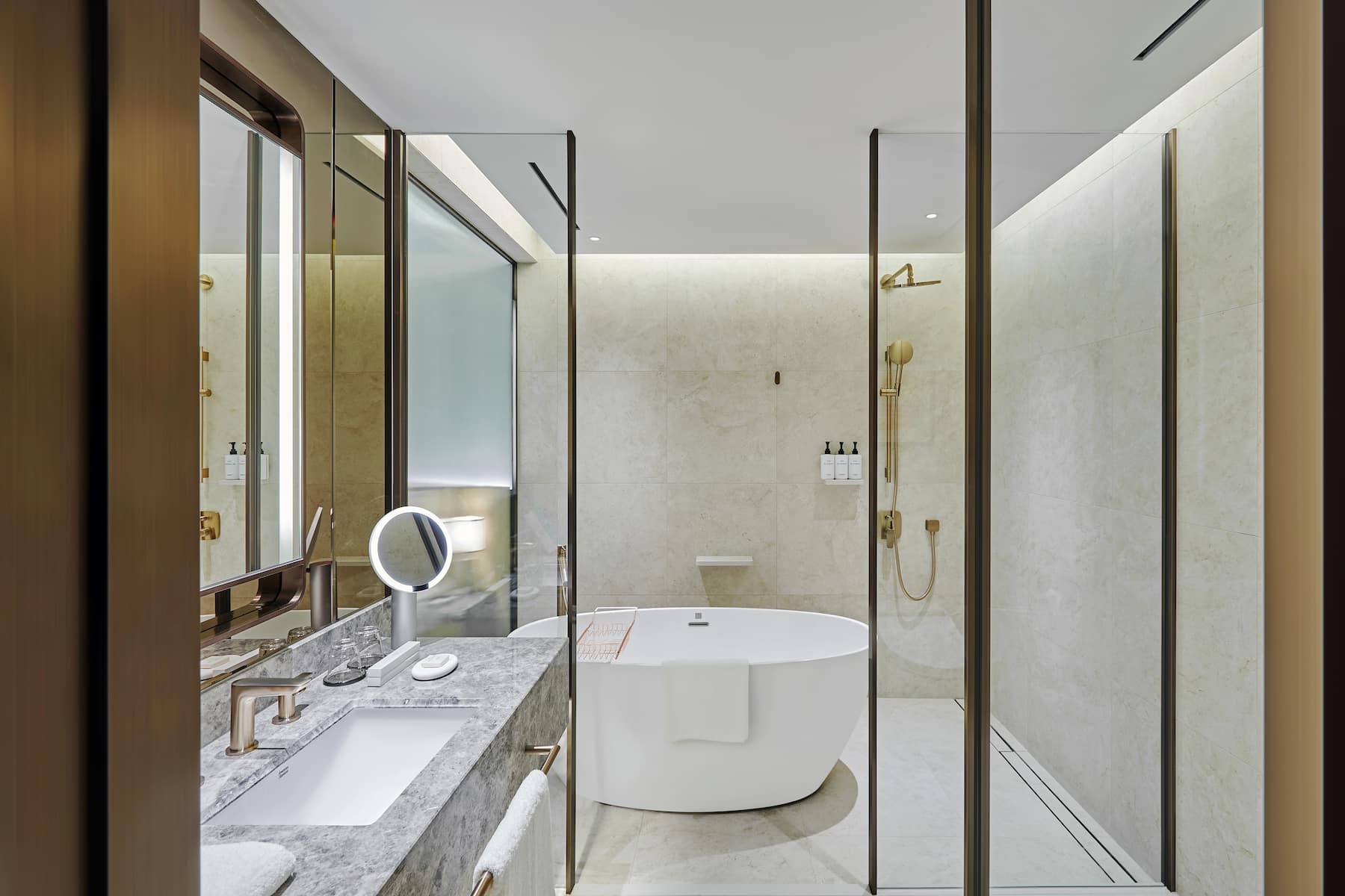 Guest room bath at the Wyndham Grand Busan Ijin in Busan, Other than US/Canada