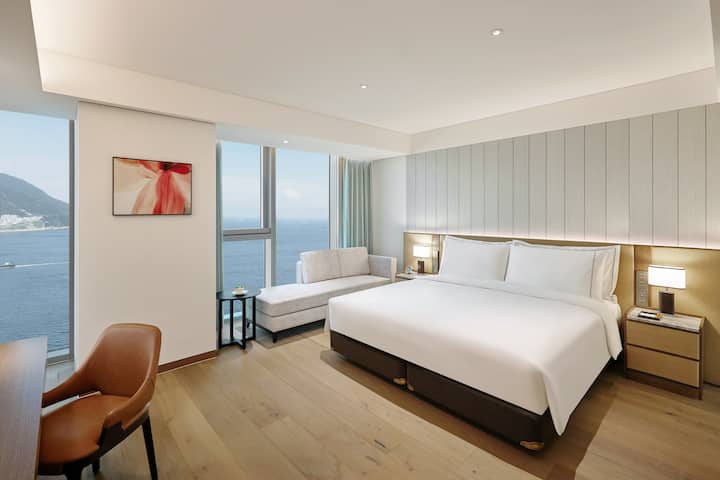 Guest room at the Wyndham Grand Busan Ijin in Busan, Other than US/Canada