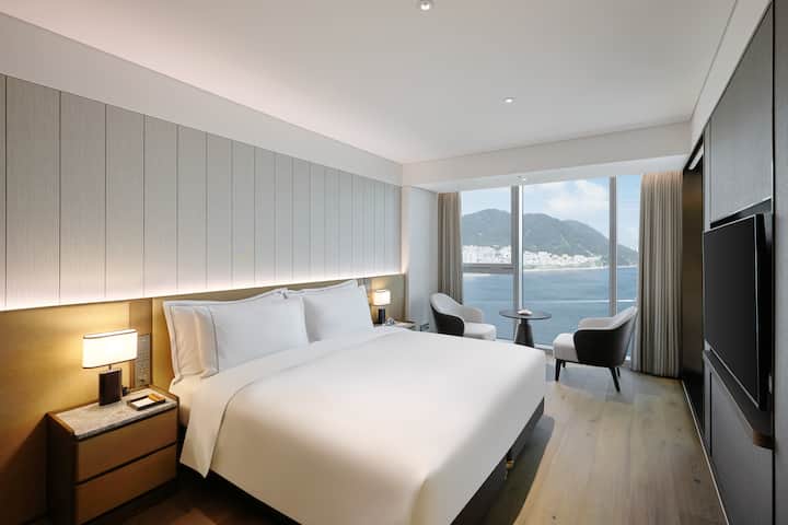 Guest room at the Wyndham Grand Busan Ijin in Busan, Other than US/Canada