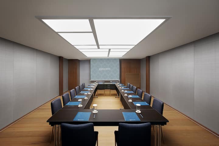 Meeting room at Wyndham Grand Busan Ijin in Busan, Other than US/Canada