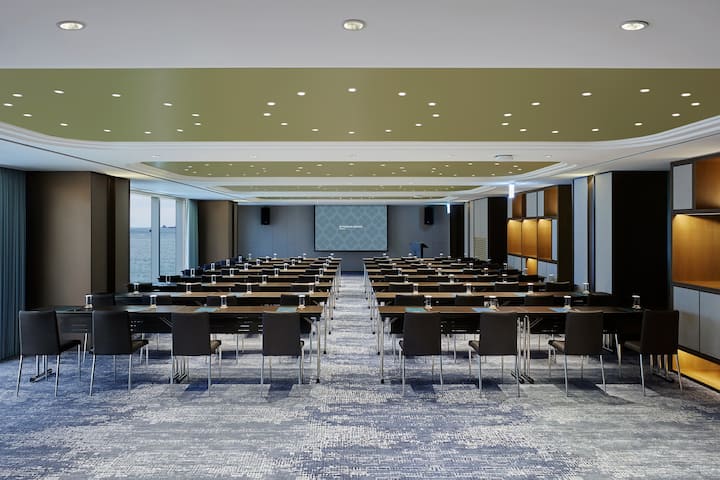Meeting room at Wyndham Grand Busan Ijin in Busan, Other than US/Canada