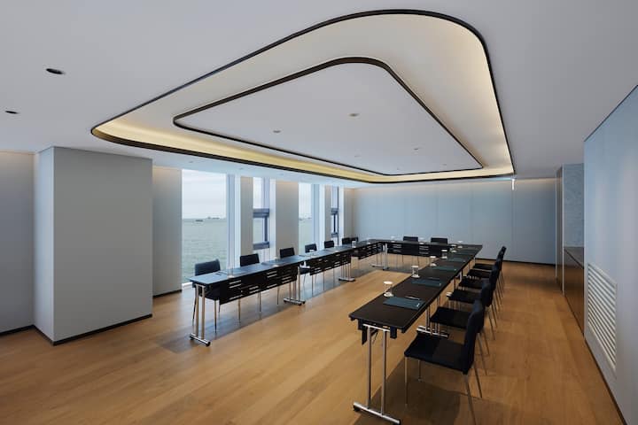 Meeting room at Wyndham Grand Busan Ijin in Busan, Other than US/Canada