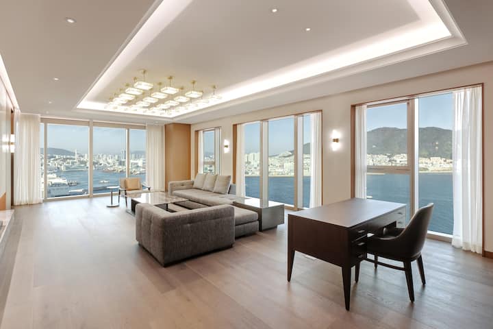 Wyndham Grand Busan Ijin suite living room in Busan, Other than US/Canada