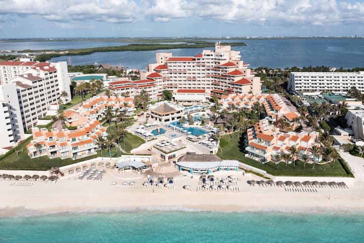 Aerial View of Wyndham Grand Cancun All Inclusive Resort & Villas hotel in Cancun, Other than US/Canada