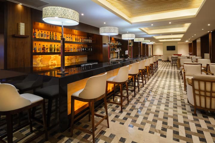 Wyndham Grand Cancun All Inclusive Resort & Villas lobby bar in Cancun, Other than US/Canada