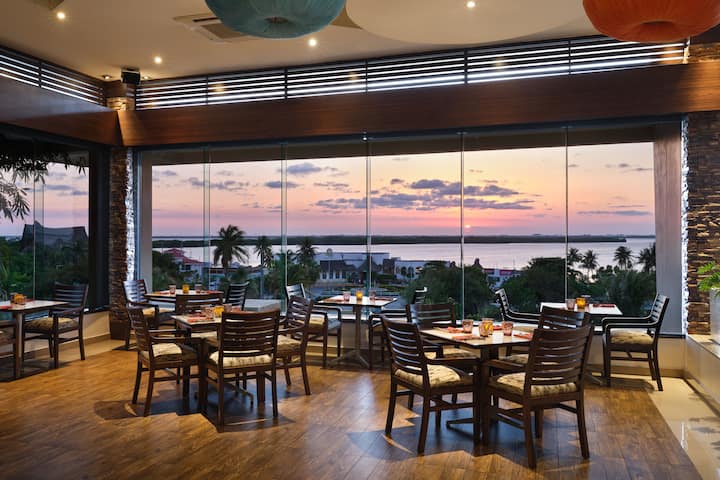 Wyndham Grand Cancun All Inclusive Resort & Villas restaurant in Cancun, Other than US/Canada