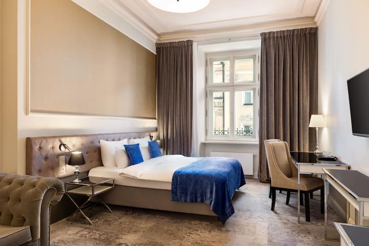 Wyndham Grand Krakow Old Town suite in Cracow, Other than US/Canada