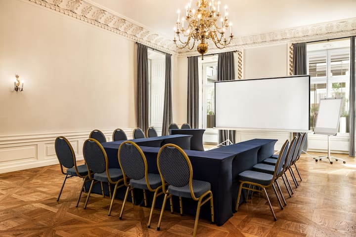U-shape meeting room at Wyndham Grand Krakow Old Town in Cracow, Other than US/Canada