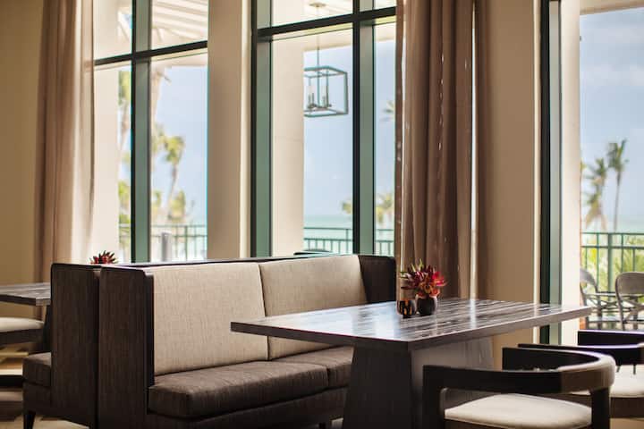 Wyndham Grand Rio Mar Rainforest Beach and Golf Resort restaurant bar in Rio Grande, Other than US/Canada