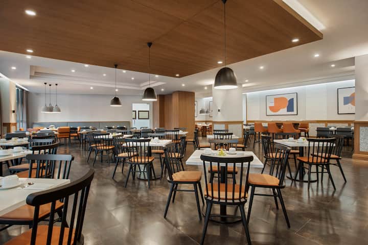 Free breakfast at Wyndham Grand Algarve in Algarve, Other than US/Canada
