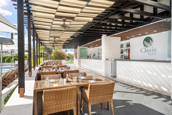 Wyndham Grand Algarve restaurant in Algarve, Other than US/Canada