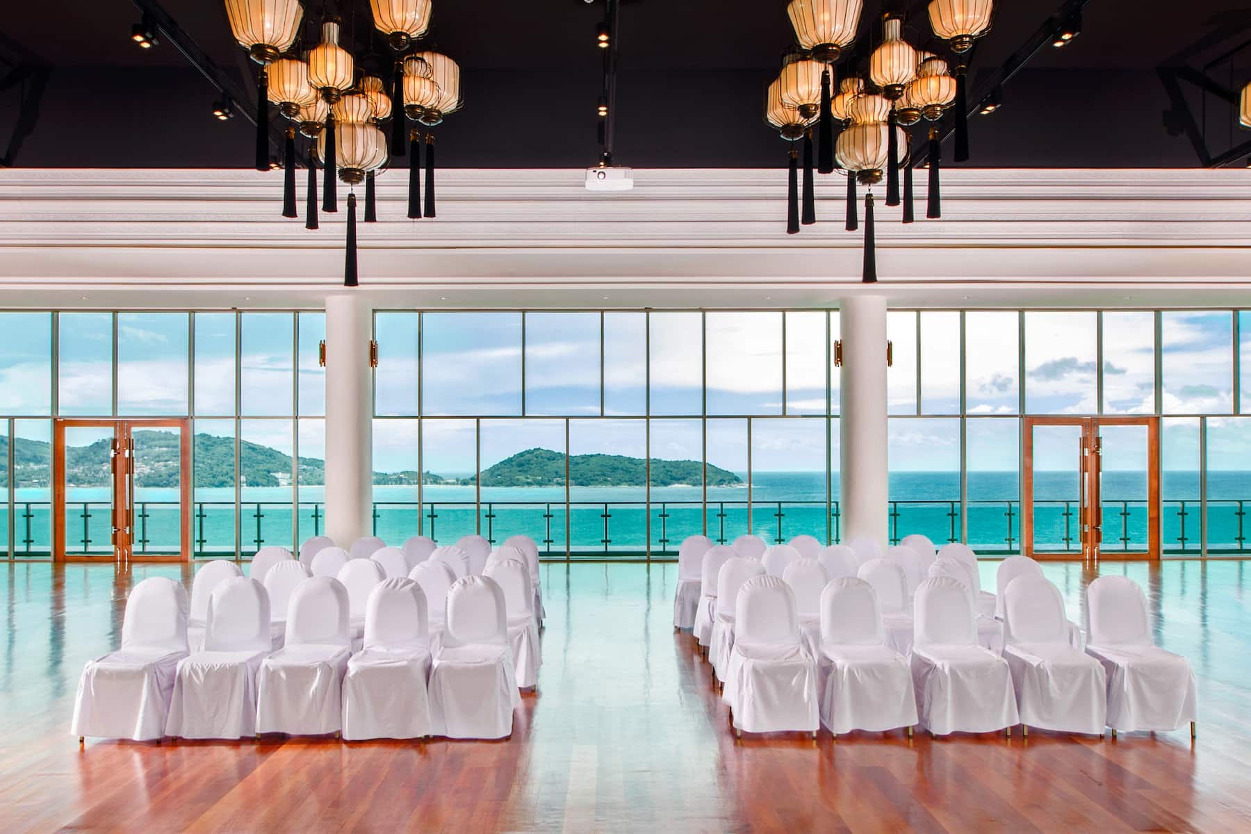 Meeting room banquet rounds at Wyndham Grand Phuket Kalim Bay in Phuket, Other than US/Canada