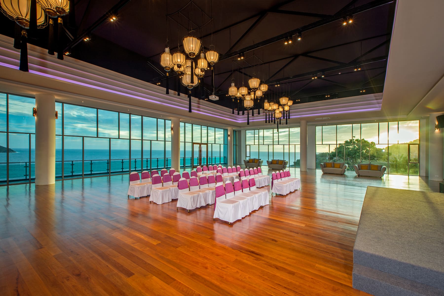 Meeting room banquet rounds at Wyndham Grand Phuket Kalim Bay in Phuket, Other than US/Canada