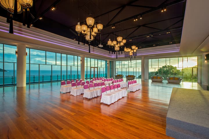 Meeting room banquet rounds at Wyndham Grand Phuket Kalim Bay in Phuket, Other than US/Canada