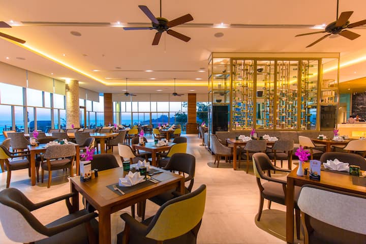 Wyndham Grand Phuket Kalim Bay restaurant in Phuket, Other than US/Canada