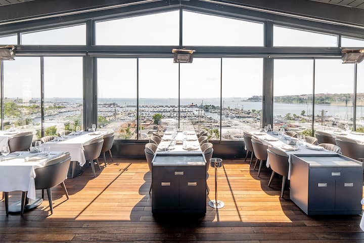 Wyndham Grand Istanbul Kalamis Marina Hotel restaurant in Istanbul, Other than US/Canada