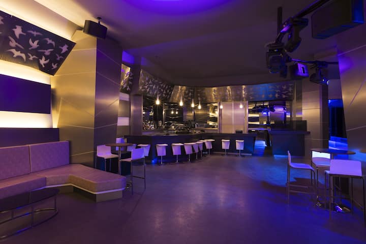 Bar at Wyndham Grand Istanbul Levent Hotel & Conference Center in Istanbul, Other than US/Canada