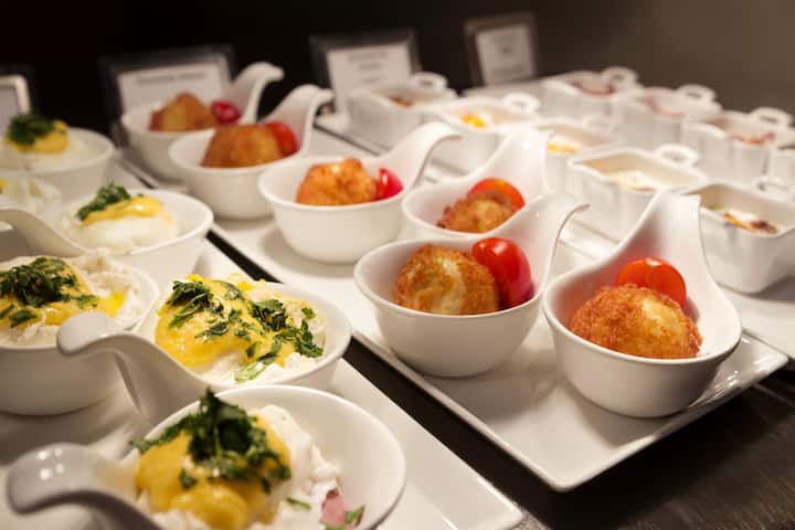 Wyndham Grand Istanbul Levent Hotel & Conference Center restaurant in Istanbul, Other than US/Canada