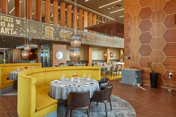 Wyndham Grand Istanbul Levent Hotel & Conference Center restaurant in Istanbul, Other than US/Canada