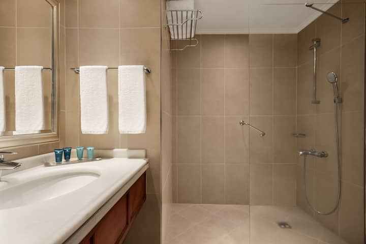 Guest room bath at the Wyndham Grand Kayseri in Kayseri, Other than US/Canada