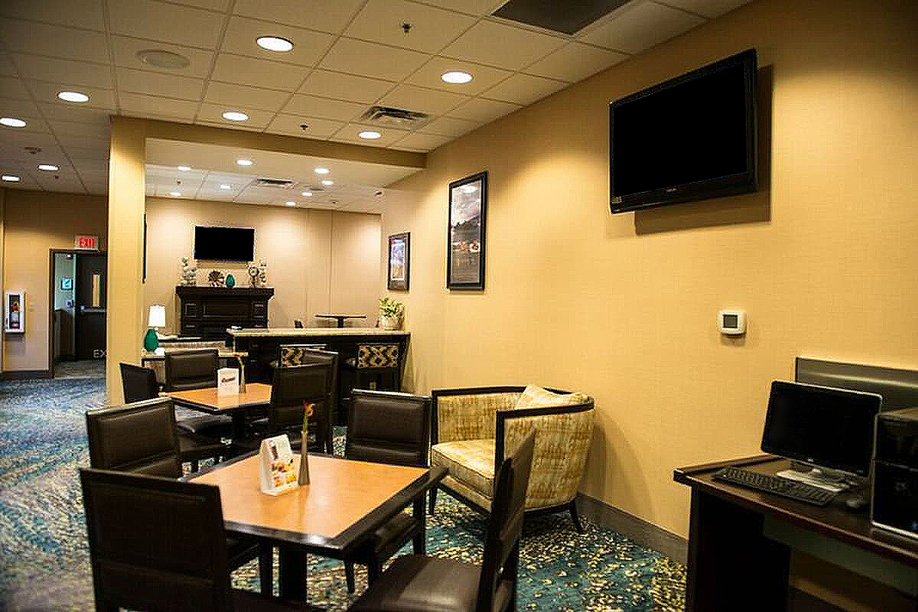 Wyndham Grand Executive Center Little Rock Airport lobby concierge in Little Rock, Arkansas