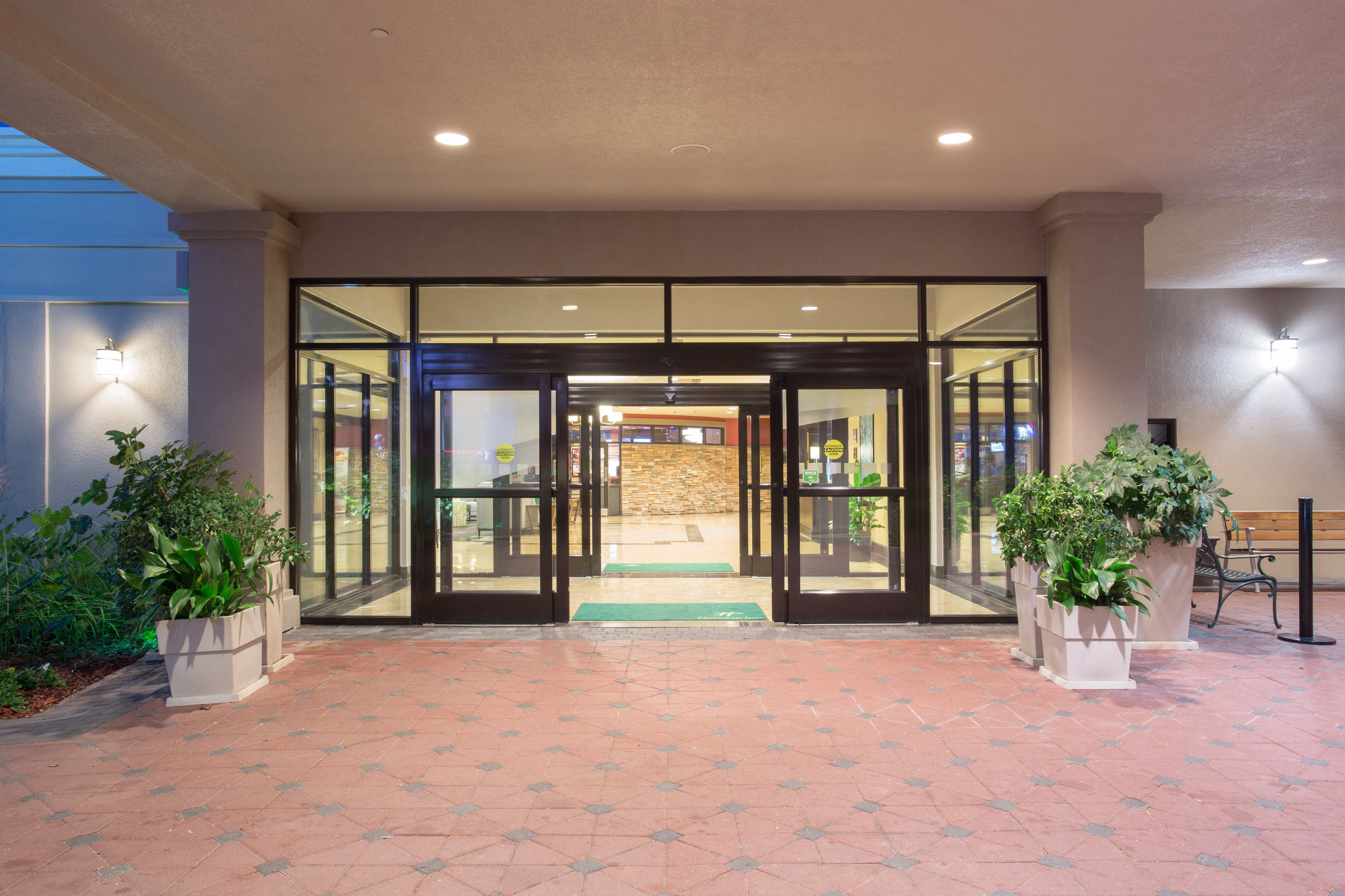 Exterior of Wyndham Grand Executive Center Little Rock Airport hotel in Little Rock, Arkansas
