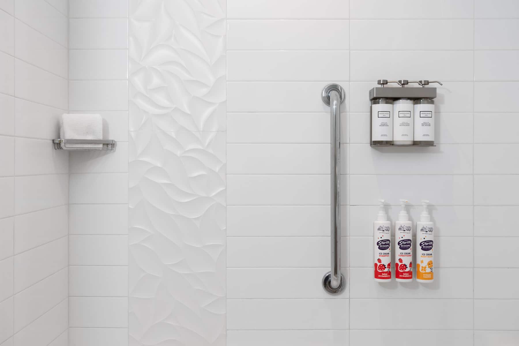 Guest room bath at the Wyndham Grand Clearwater Beach in Clearwater, Florida