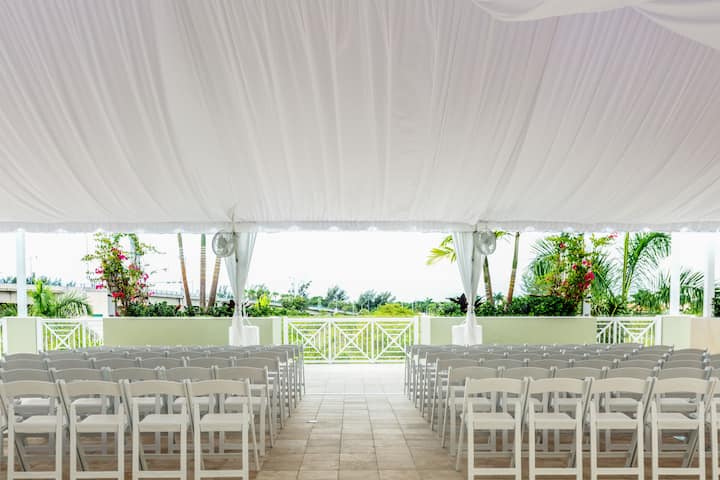 Wyndham Grand Jupiter at Harbourside Place ballroom wedding in Jupiter, Florida