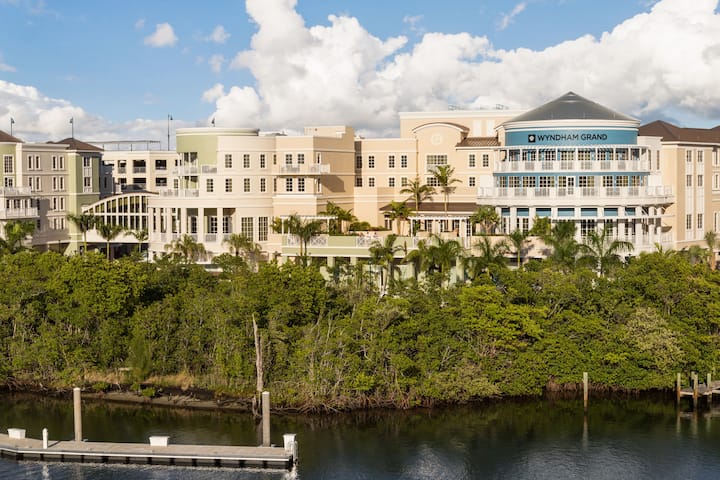 Exterior of Wyndham Grand Jupiter at Harbourside Place hotel in Jupiter, Florida
