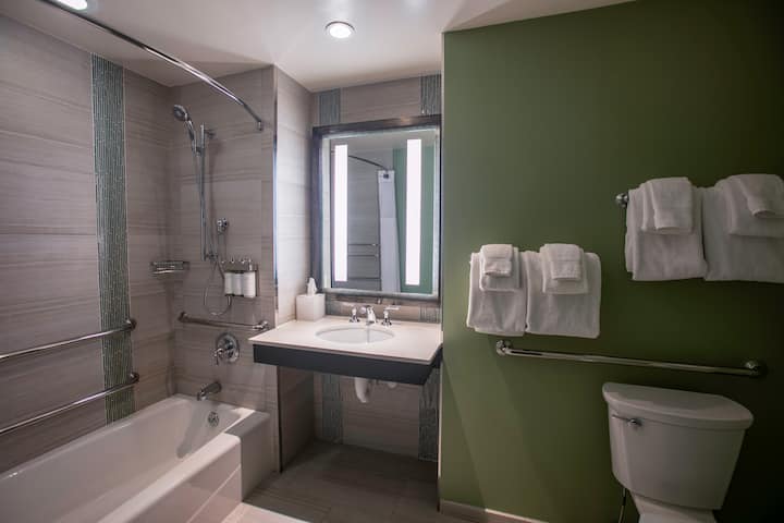 Guest room bath at the Wyndham Grand Jupiter at Harbourside Place in Jupiter, Florida