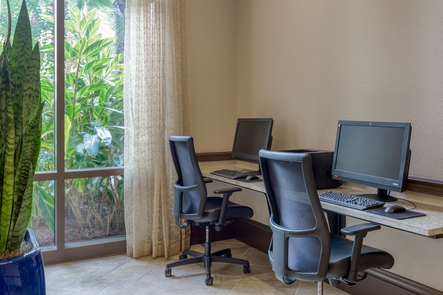 Wyndham Grand Orlando Resort Bonnet Creek business center in Orlando, Florida
